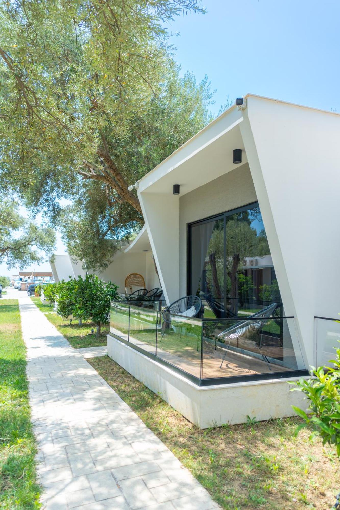 Luna Mare Boutique Seaside Aparthotel *