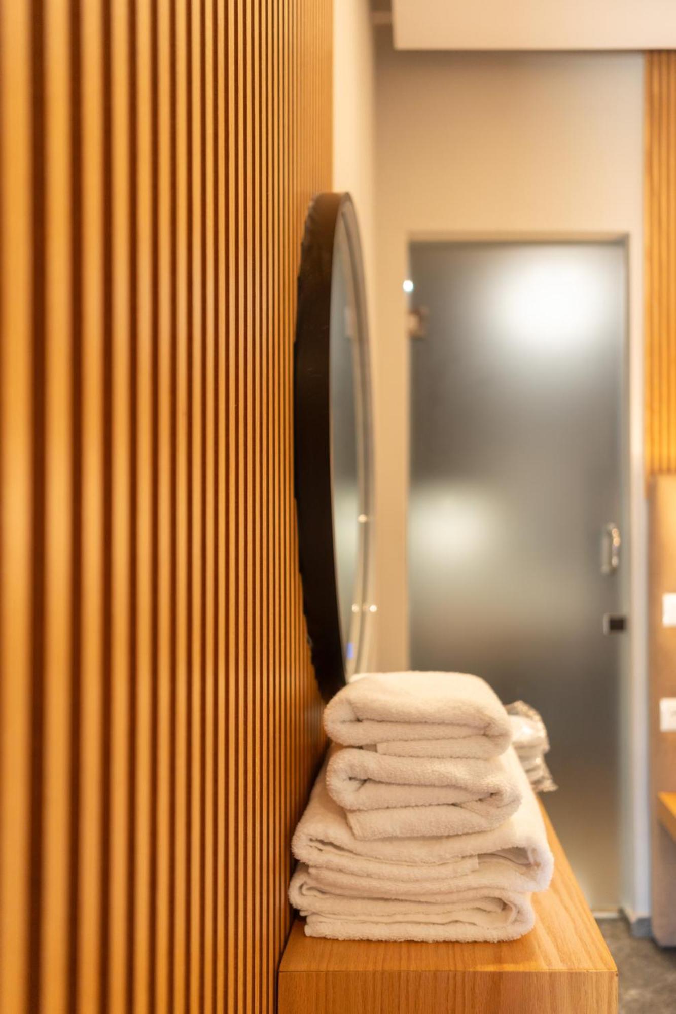Luna Mare Boutique Seaside Aparthotel Borsh